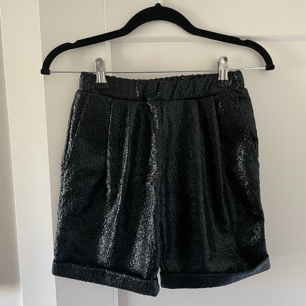 Paade Mode black shorts, never worn, size 10